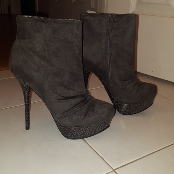 High heeled booties - Picture 3 of 5